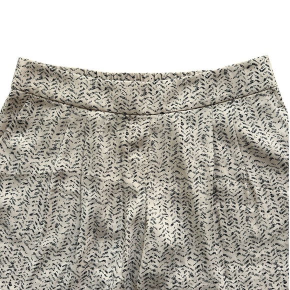 LOFT NWOT PLEATED SIDE ZIP SHORTS POCKETS BLACK & TAN | PETITE SMALL - Picture 2 of 9